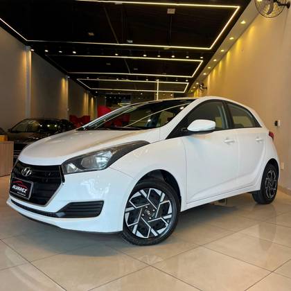 HYUNDAI HB20 1.0 COMFORT PLUS 12V FLEX 4P MANUAL HYUNDAI HB20 1.0 COMFORT PLUS 12V FLEX 4P MANUAL